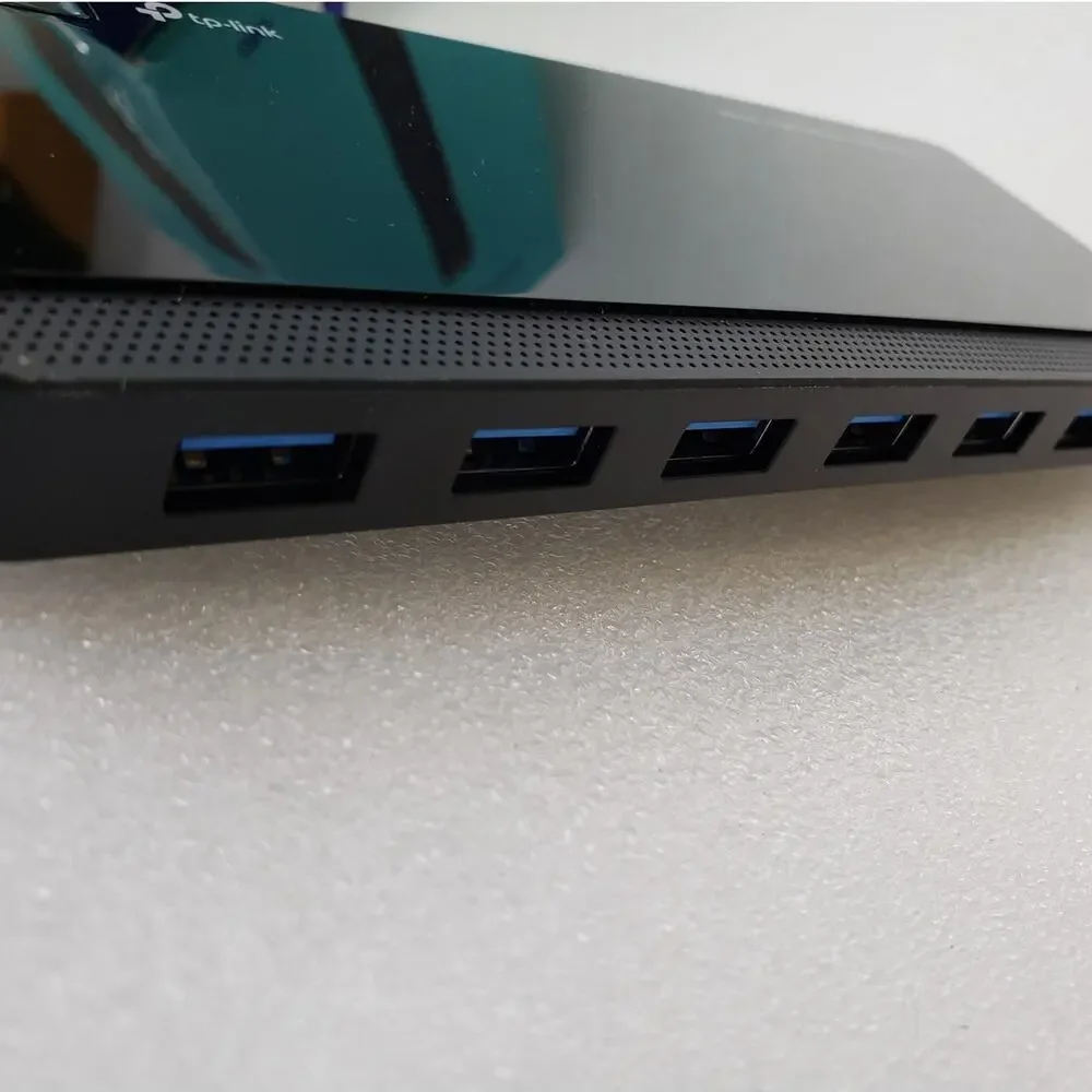 TP-Link USB 3.0 7-Port Data Hub with 2 Smart Charging Ports (UH720)